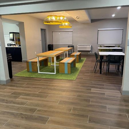 Spark By Hilton Tucson Airport Екстериор снимка