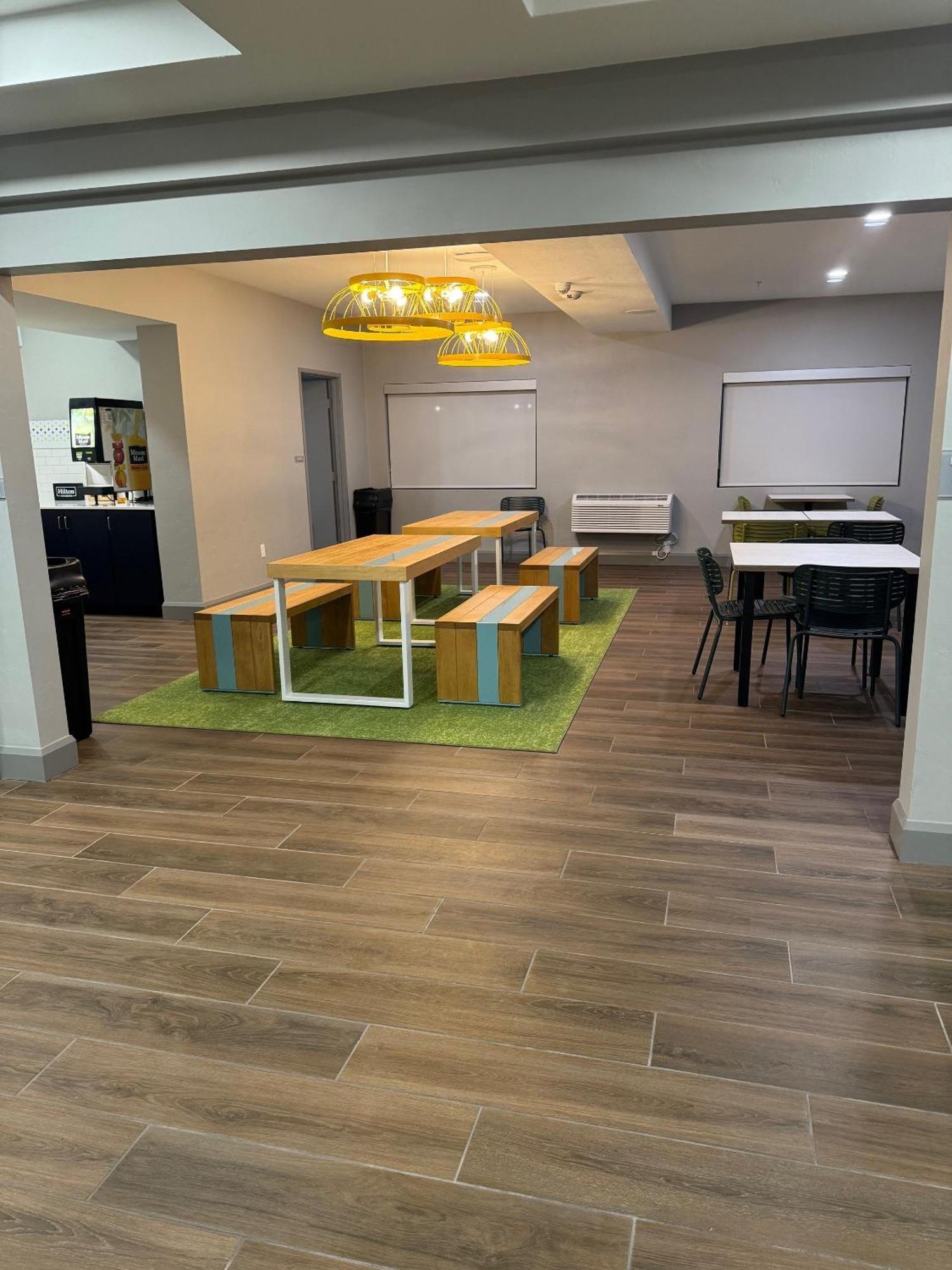 Spark By Hilton Tucson Airport Екстериор снимка
