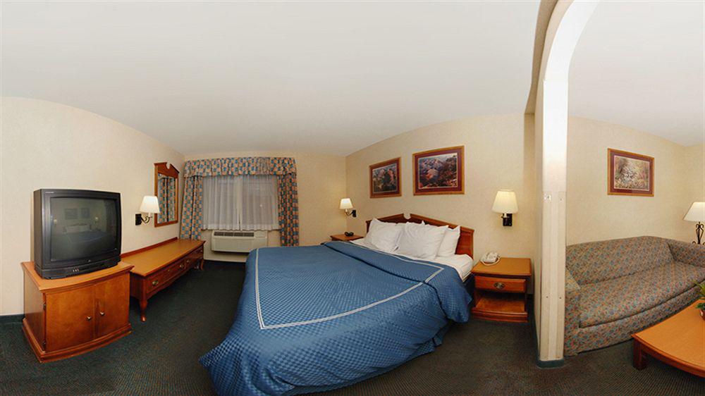 Spark By Hilton Tucson Airport Екстериор снимка